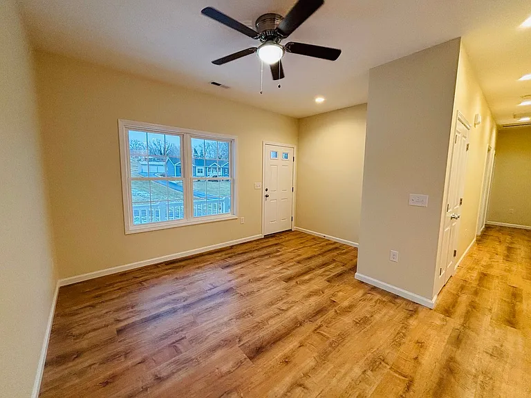 290 Perry St — Photo 3
