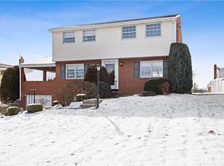 112 Tangelo Dr, Clairton, PA 15025