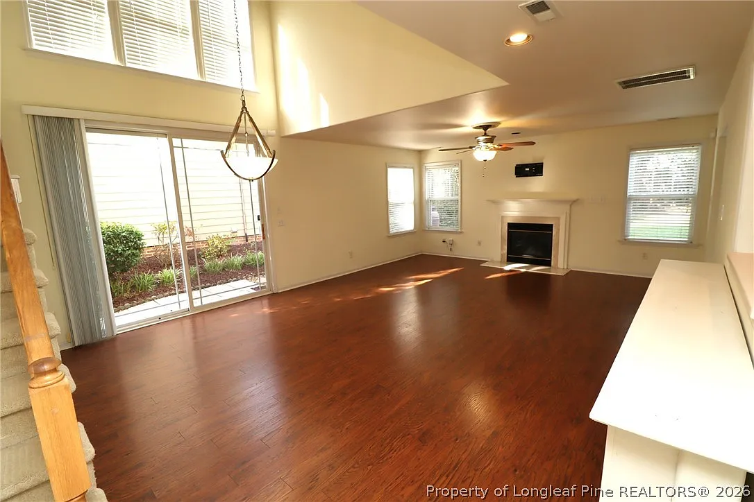 3 bed, 2.5 bath, $1,995 — Photo 4