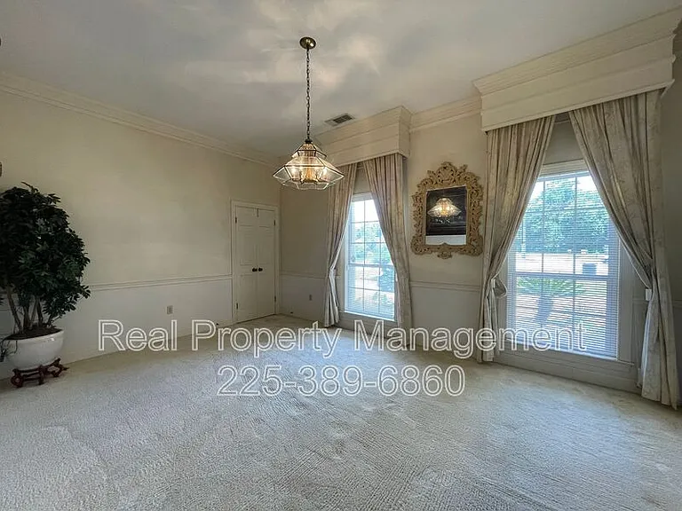 1022 Wooddale Blvd — Photo 10