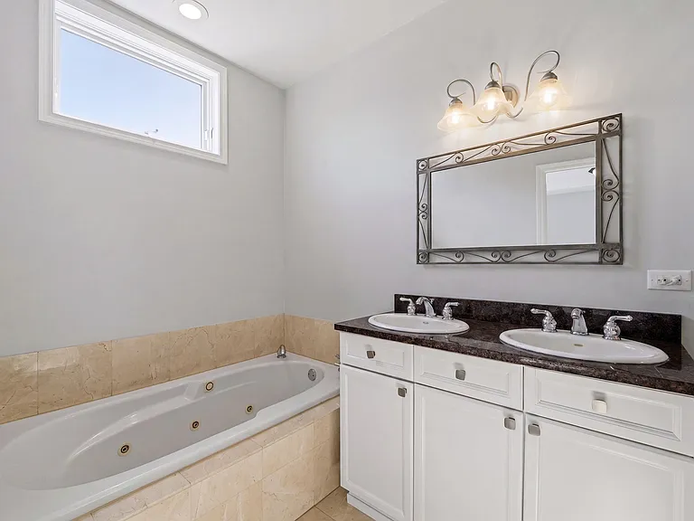 814 W Hubbard St #4 — Photo 15