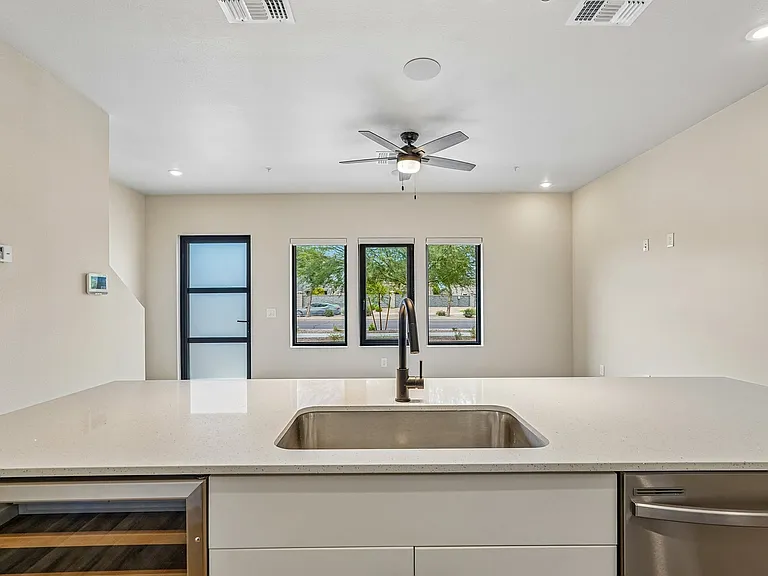 Kitchen & Entry