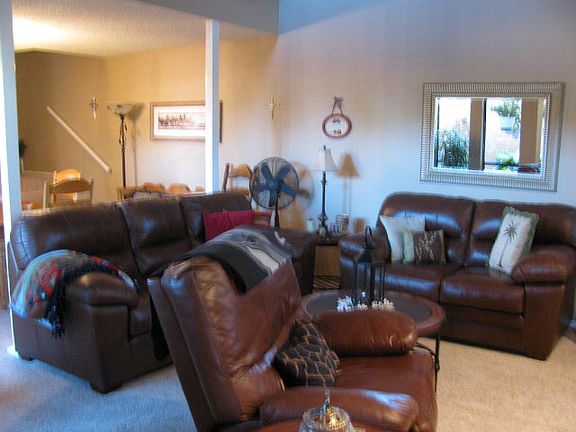 2nd image of 3901 Driftwood Dr