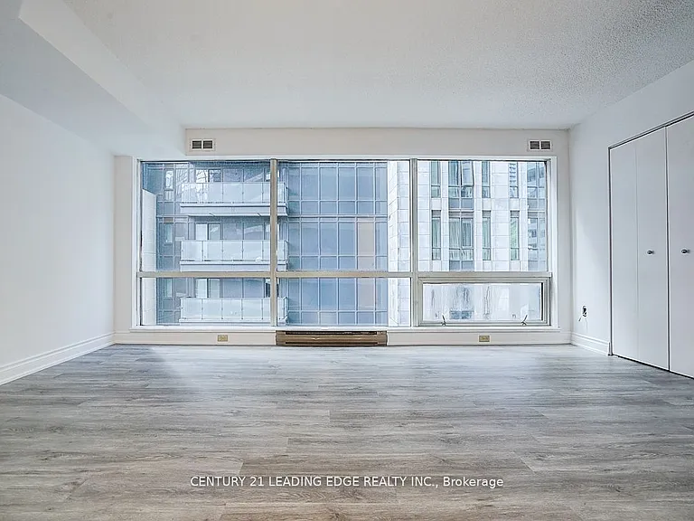 1001 Bay St #514 — Photo 24