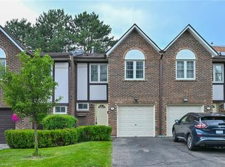 2120 Rathburn Rd E Unit 32, Mississauga, ON L4W 2S8