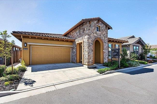 1st image of 2080 White Oak Dr