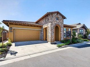 2080 White Oak Dr, Hollister, CA 95023