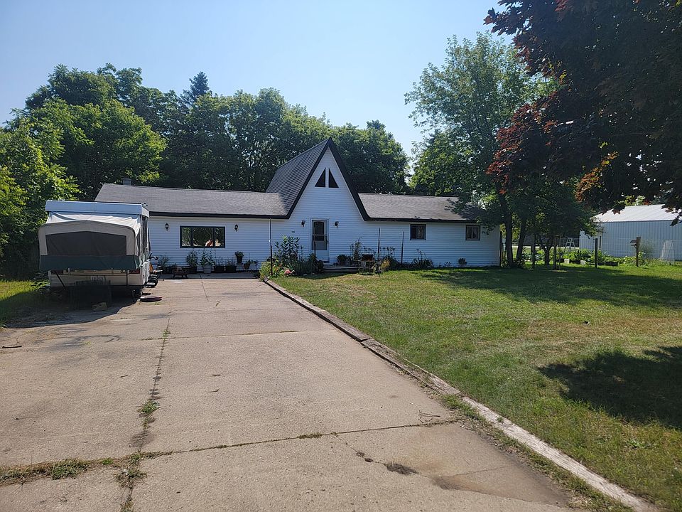283 Main St, Manistee, MI 49660 Zillow