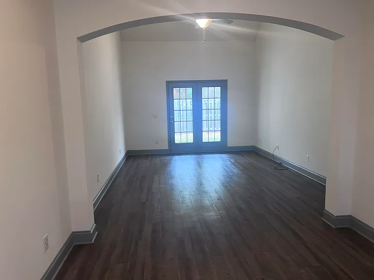 703 Buddy Ct — Photo 3