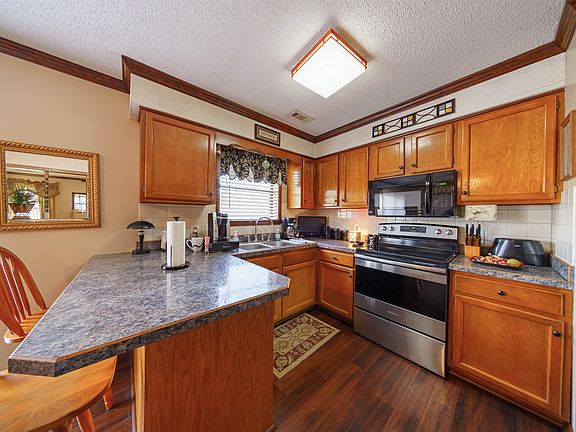 5th image of 710 Melton Dr