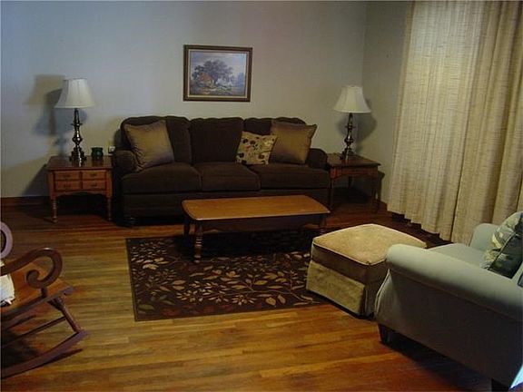 4th image of 401 Hazel Ave