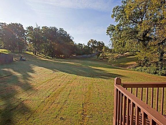 4th image of 589 Whitcliff Dr