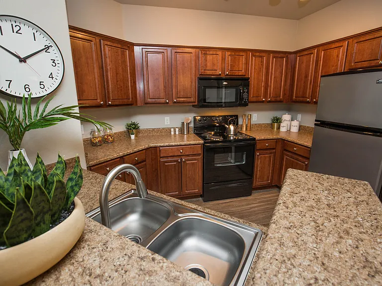 1c1 757 SQFT 1 Bed 1 Bath