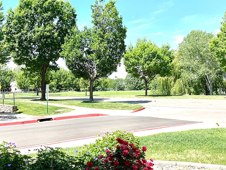 5225 White Willow Dr #H110 — Photo 4