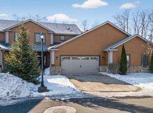 552 Panorama Cir NW, Rochester, MN 55901