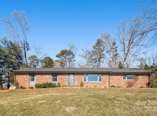18 Oakwilde Dr, Asheville, NC 28803