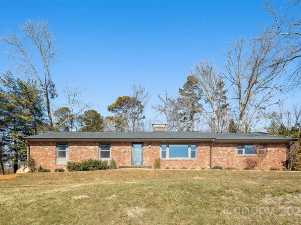 18 Oakwilde Dr, Asheville, NC 28803