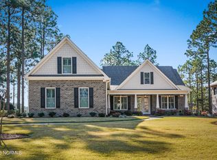 4 Plantation Dr, Southern Pines, NC 28387