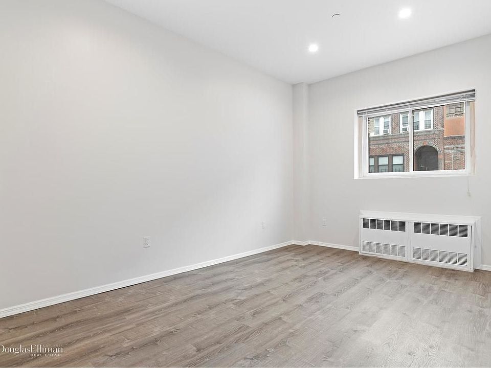 2nd image of 1020 Winthrop St APT 1R