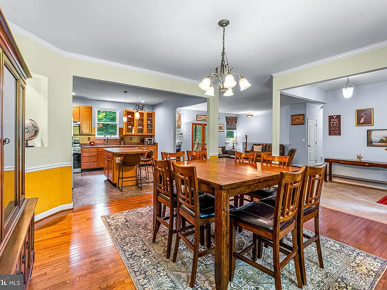 10870 Hammond Dr — Photo 11