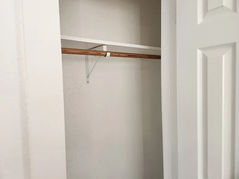 202 Rollins St — Photo 6
