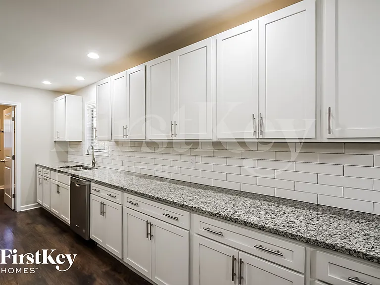 61 Vanya Ln SE — Photo 6