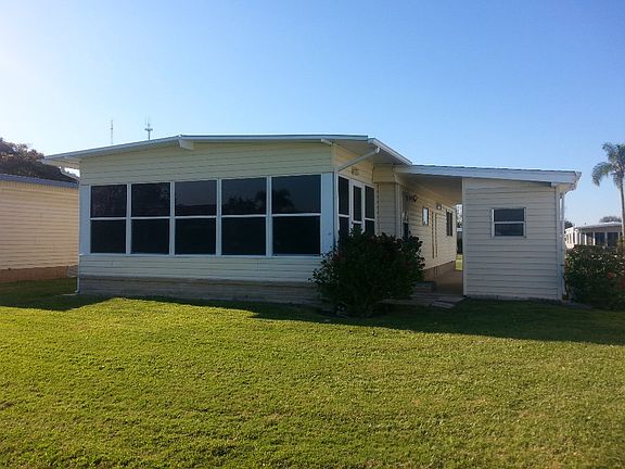 2nd image of 1150 Barefoot Cir