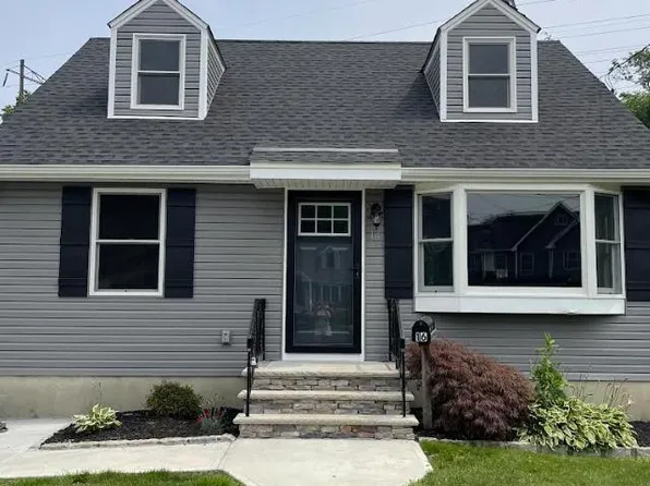 16 Robert Cir, Metuchen, NJ 08840