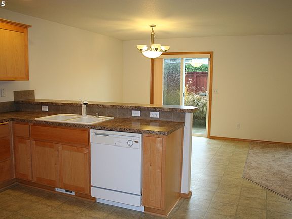 2nd image of 6309 NE 59th Ct