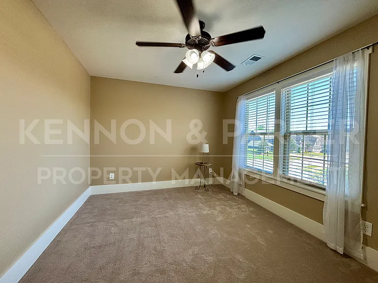 203 Westover St — Photo 17
