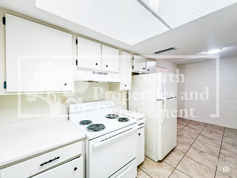 725 E Lime St #B-A — Photo 8