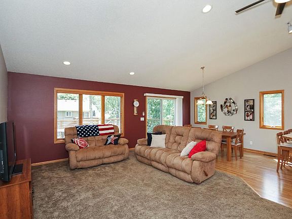 3rd image of 2838 94th Ave NE