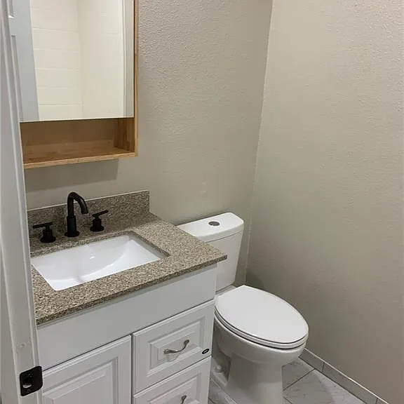 2833 Lawnview St #B — Photo 5