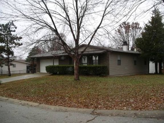 Nice corner lot