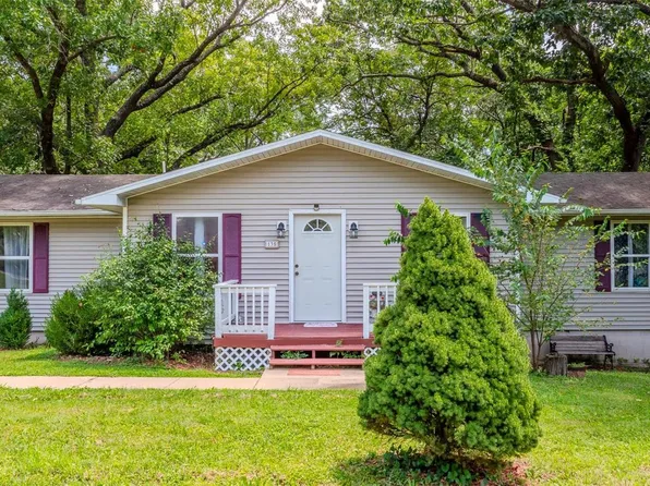 135 Spruce St, Bourbon, MO 65441