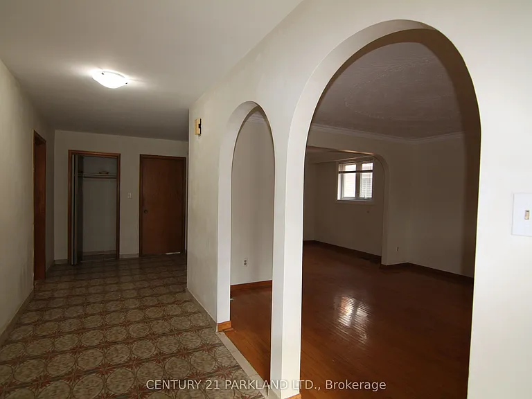 38 Beamsville Dr — Photo 11