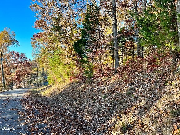 2nd image of LOT 1140 Lakefront Pl