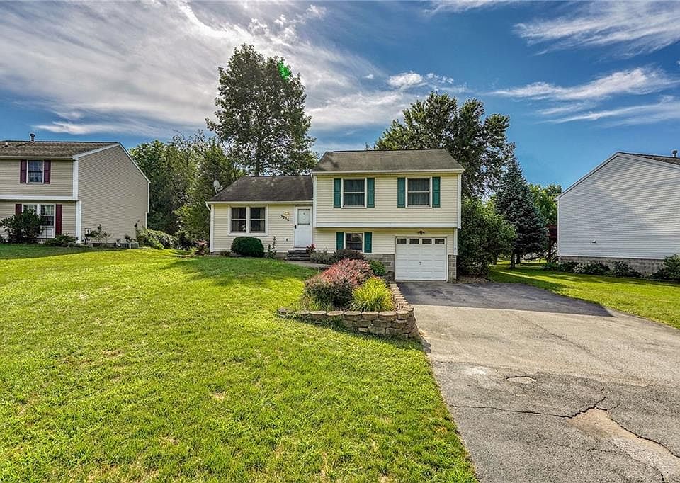 1st image of 3236 Woodfield Dr