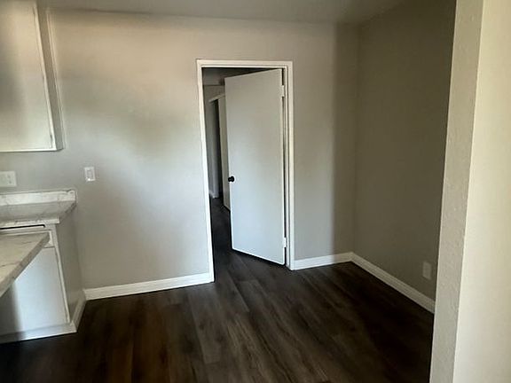 4th image of 2605-2619 Flint Way #2619-27