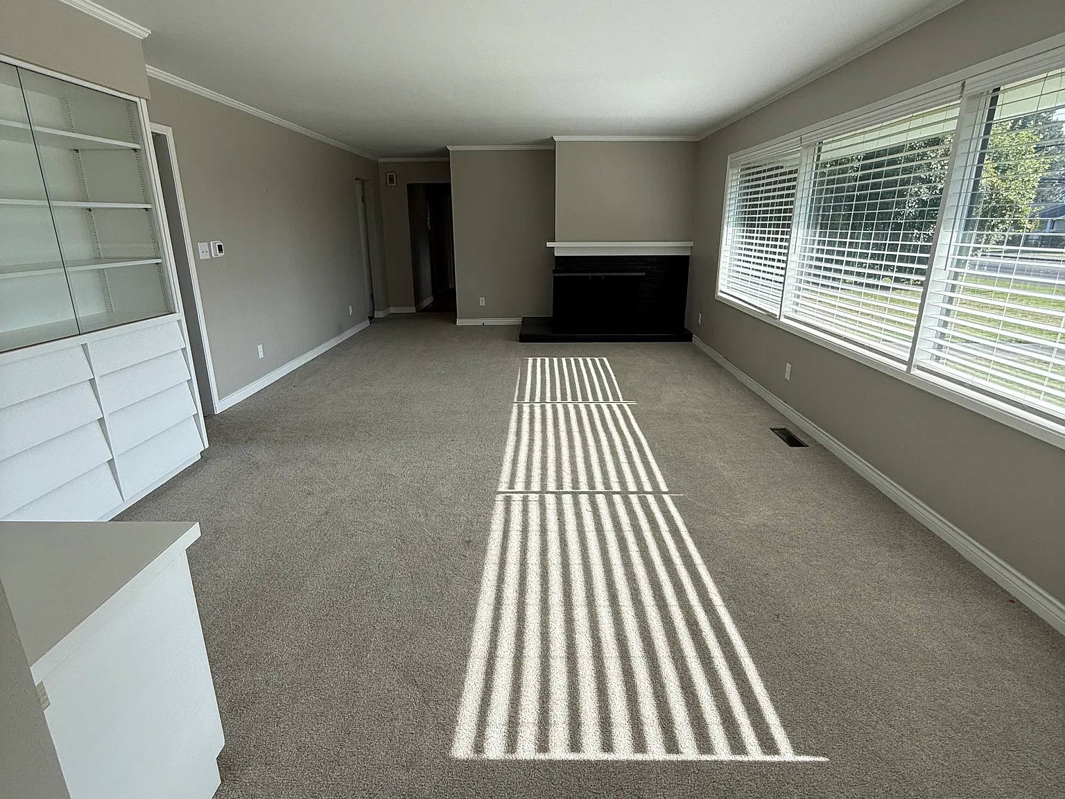 5 bed, 3000 sqft, $3,000 — Photo 3