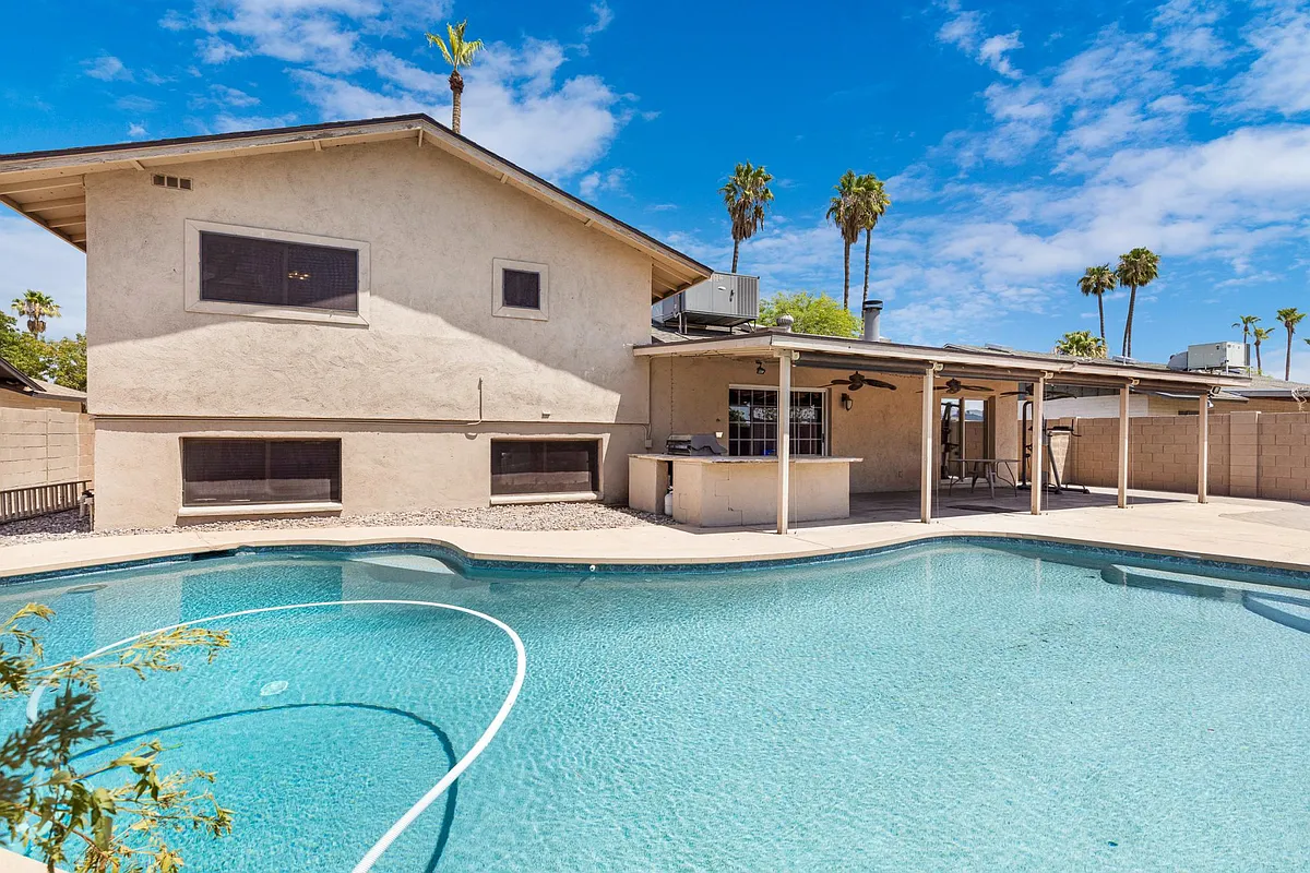 Building Photo - 4416 S La Corta Dr