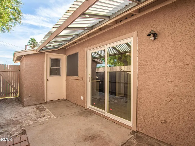 2612 E Lemon St — Photo 20