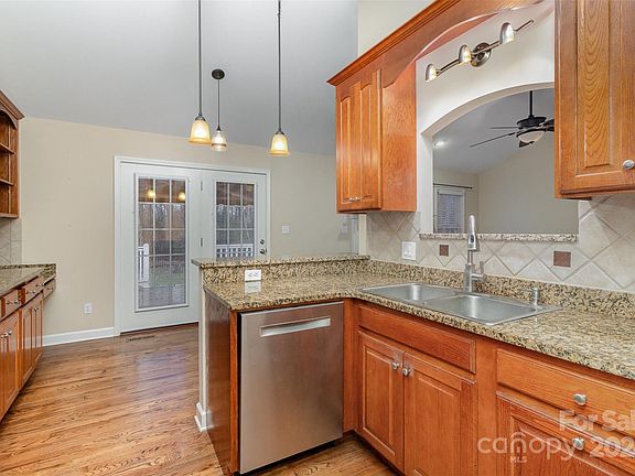 5th image of 3445 Sourwood Ct
