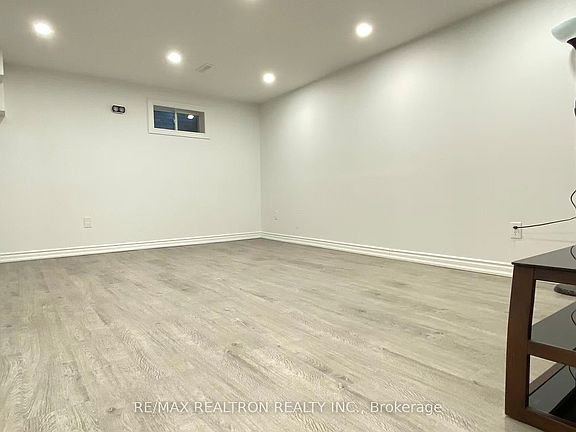 4th image of 6 Cudham Dr #Basement