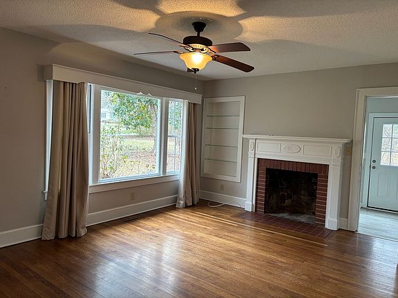 3rd image of 633 Hawthorne Dr