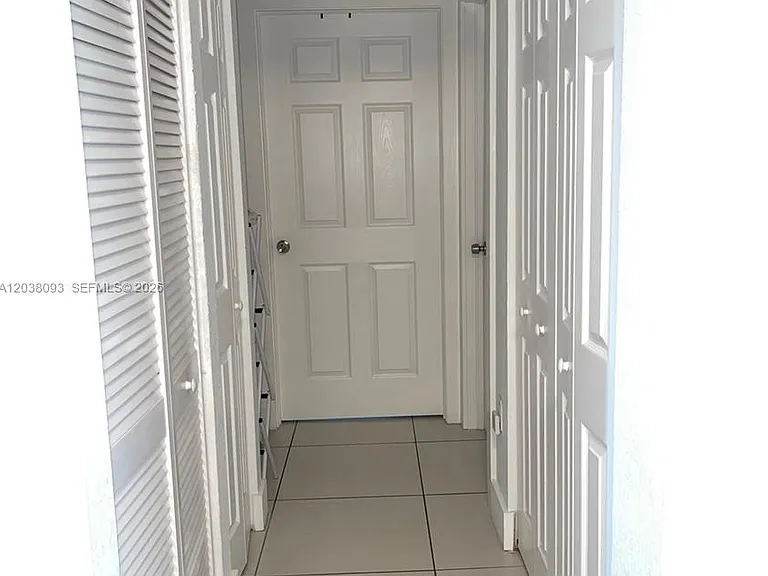 106 SE 9th Ct #201 — Photo 10