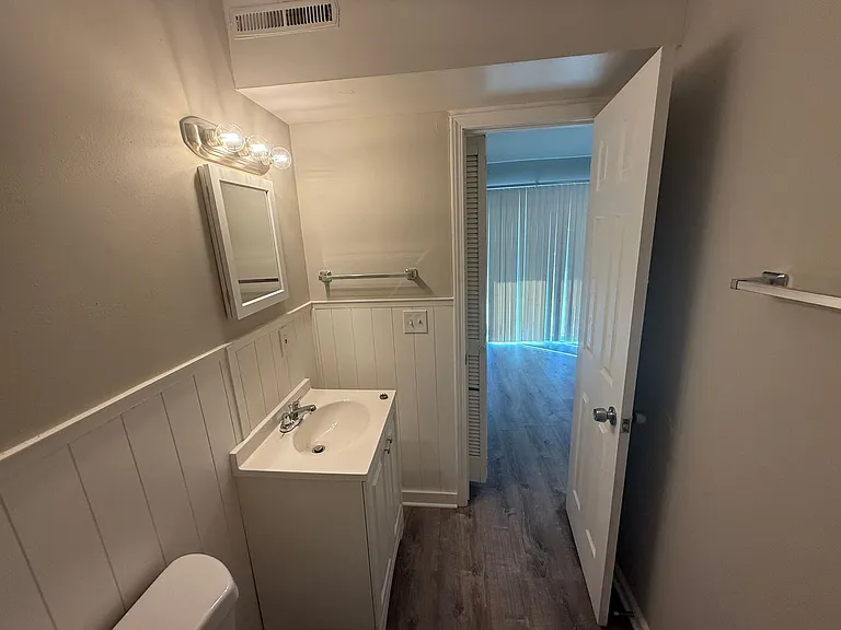 710 W Cunningham Dr #1 — Photo 11
