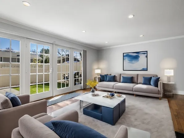 11 Oak St Unit 26, Wellesley, MA 02482
