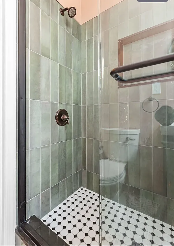 2 bed, 1100 sqft, $2,100 — Photo 2