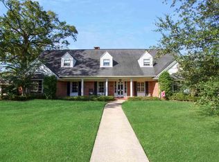 3570 Brentwood Dr, Beaumont, TX 77706